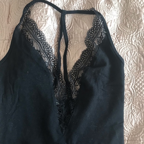 Express deep V-neck bodysuit - Picture 2 of 4